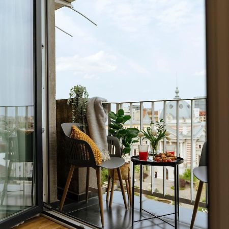 Sunny 2Br Flat - Top Location - Amazing Balcony Boekarest Buitenkant foto