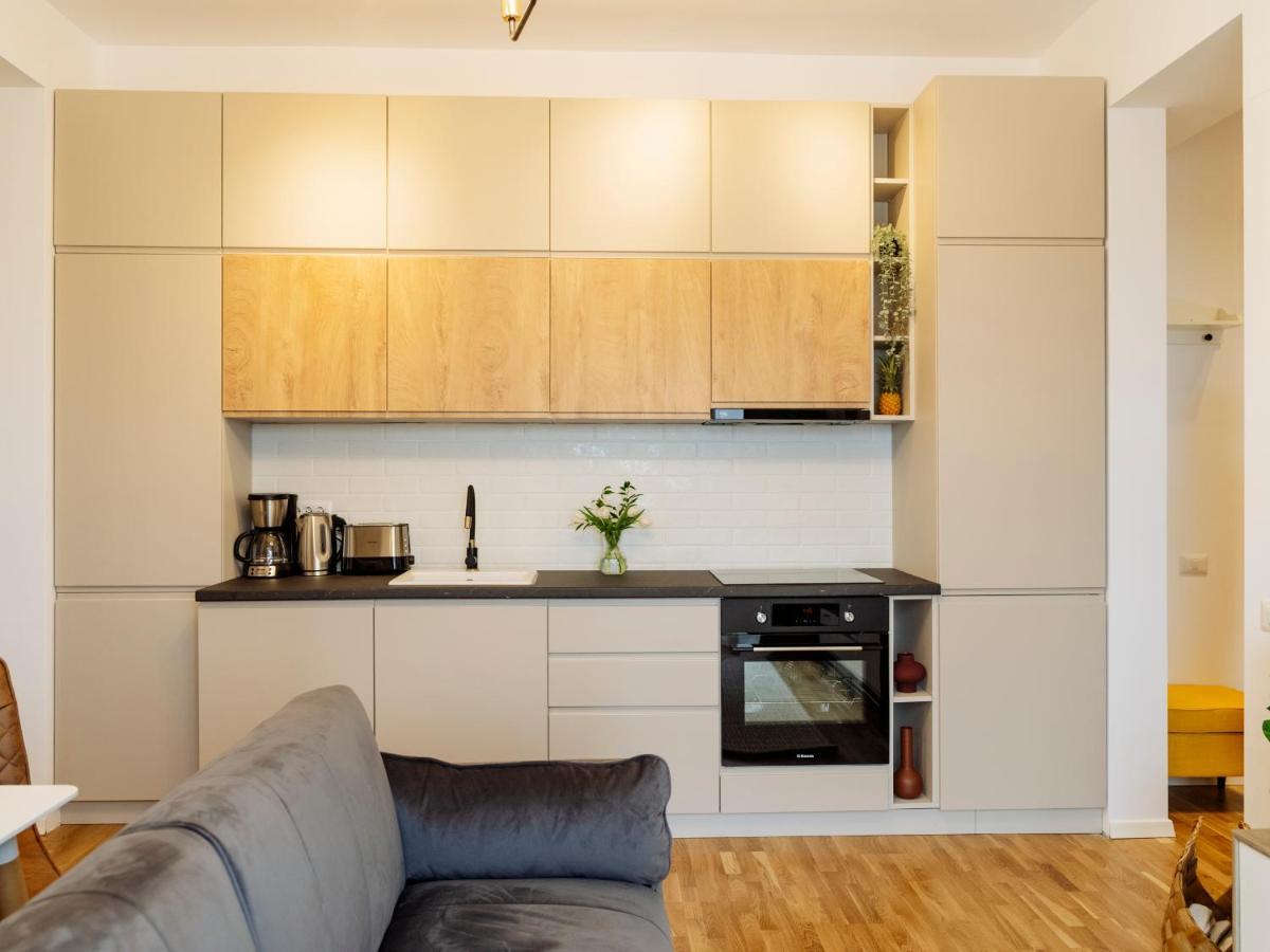 Sunny 2Br Flat - Top Location - Amazing Balcony Boekarest Buitenkant foto
