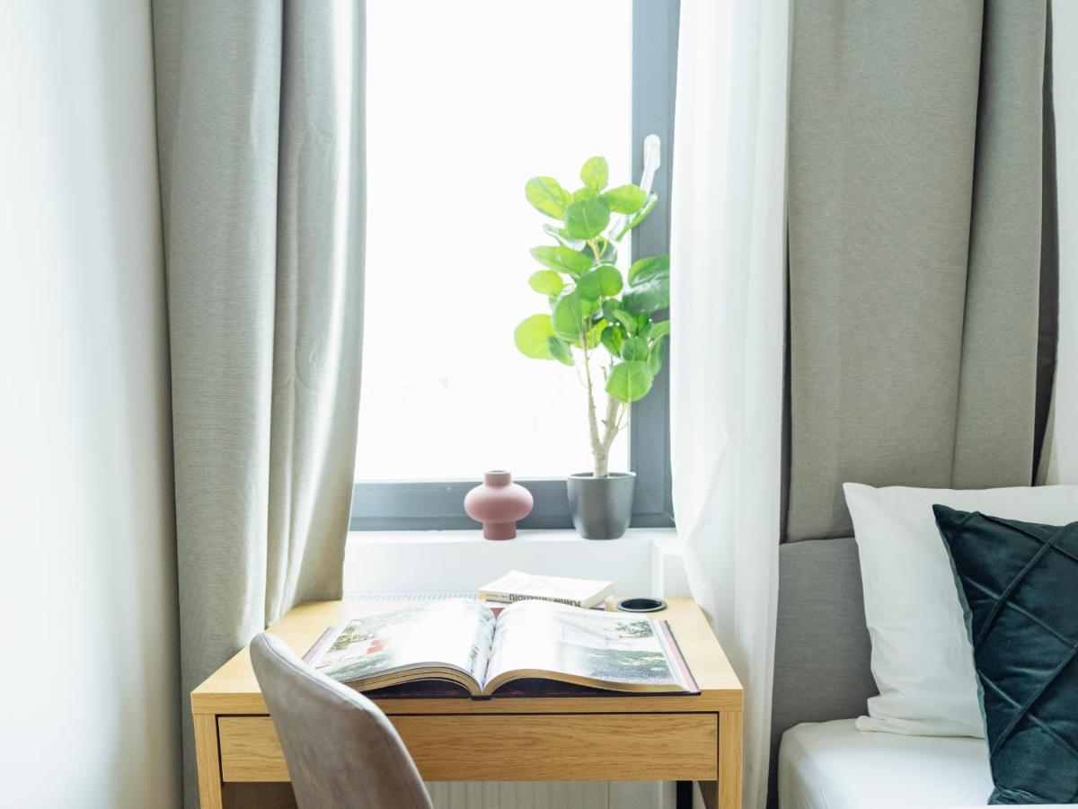Sunny 2Br Flat - Top Location - Amazing Balcony Boekarest Buitenkant foto
