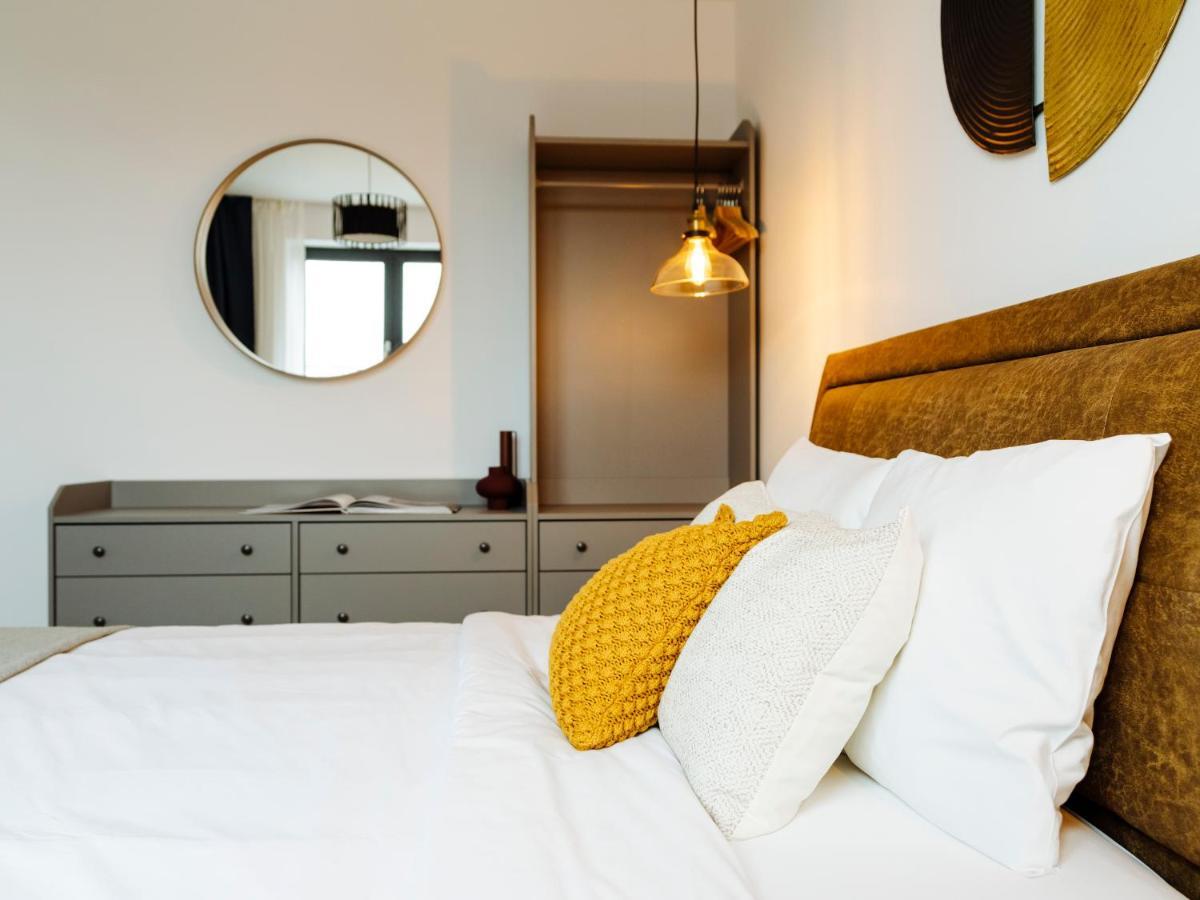Sunny 2Br Flat - Top Location - Amazing Balcony Boekarest Buitenkant foto
