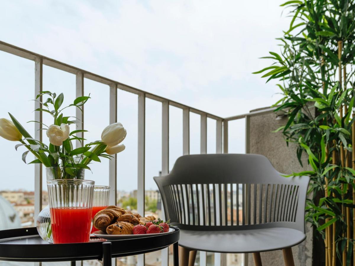 Sunny 2Br Flat - Top Location - Amazing Balcony Boekarest Buitenkant foto