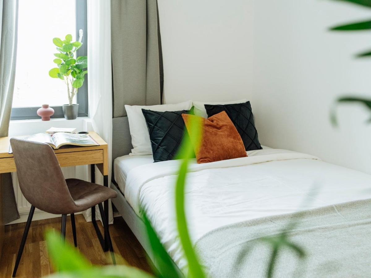 Sunny 2Br Flat - Top Location - Amazing Balcony Boekarest Buitenkant foto