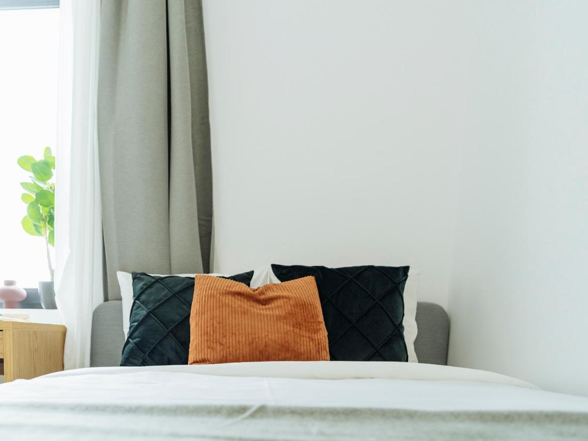 Sunny 2Br Flat - Top Location - Amazing Balcony Boekarest Buitenkant foto