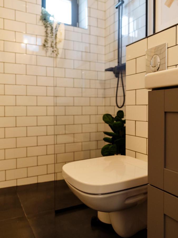 Sunny 2Br Flat - Top Location - Amazing Balcony Boekarest Buitenkant foto