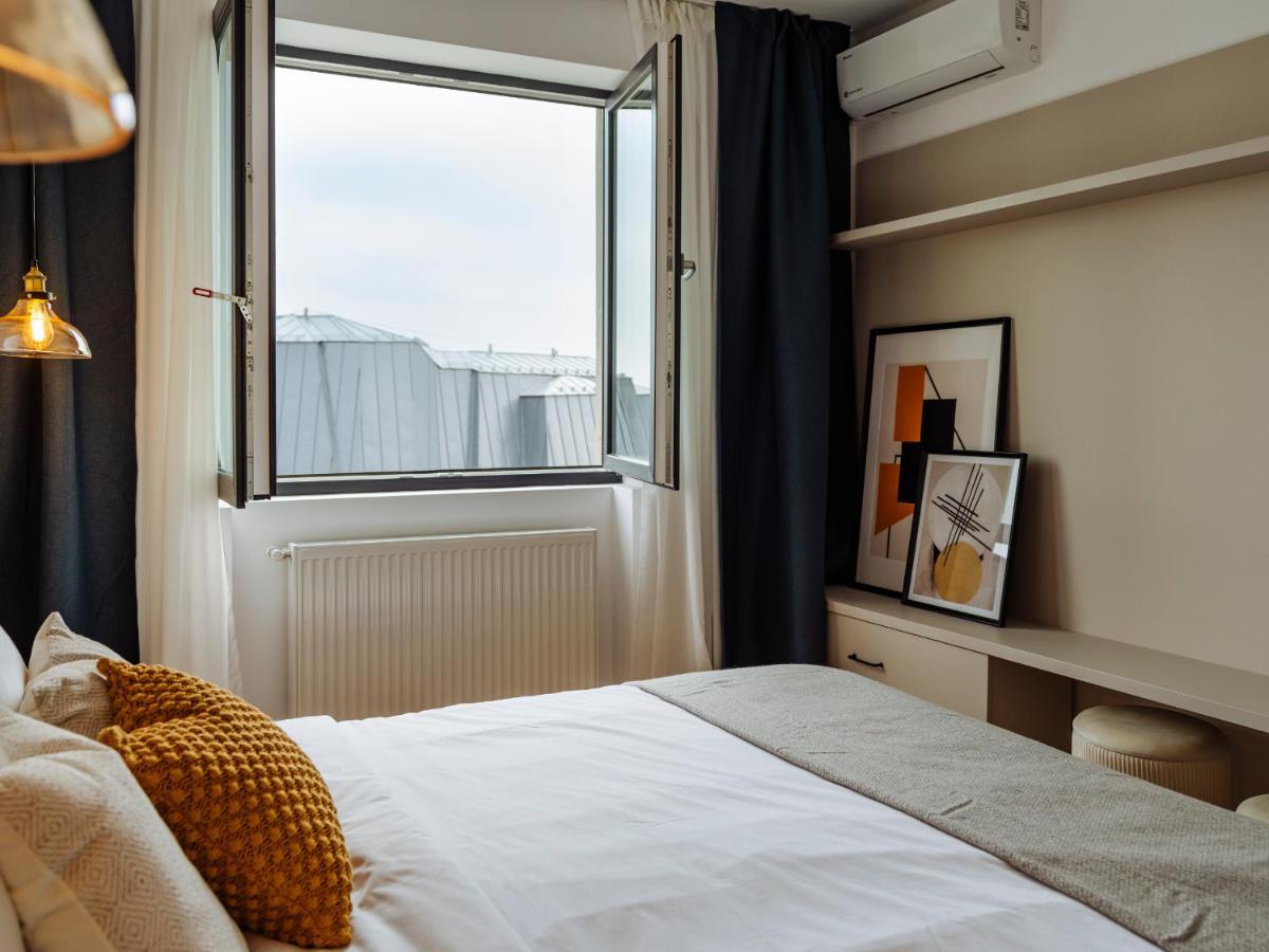 Sunny 2Br Flat - Top Location - Amazing Balcony Boekarest Buitenkant foto