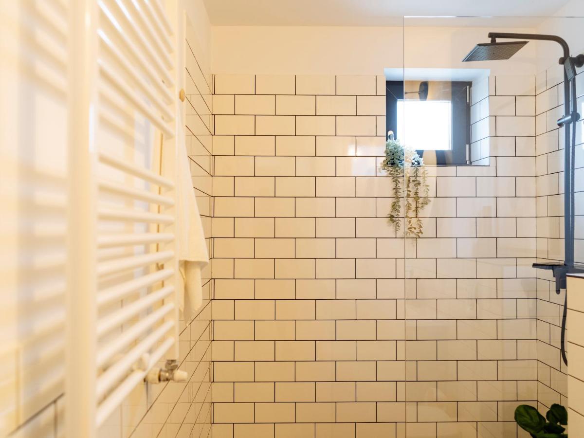 Sunny 2Br Flat - Top Location - Amazing Balcony Boekarest Buitenkant foto