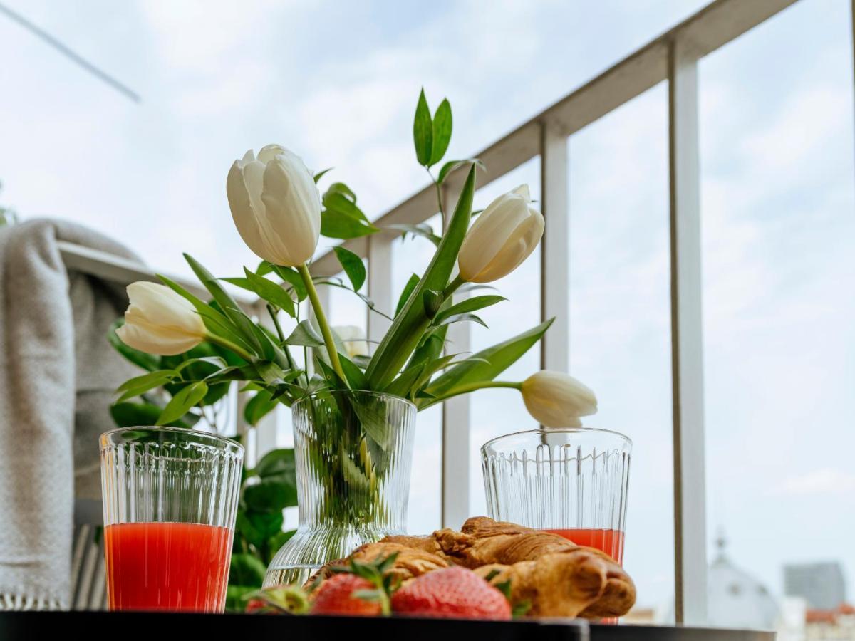 Sunny 2Br Flat - Top Location - Amazing Balcony Boekarest Buitenkant foto