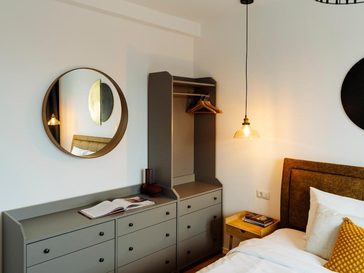 Sunny 2Br Flat - Top Location - Amazing Balcony Boekarest Buitenkant foto
